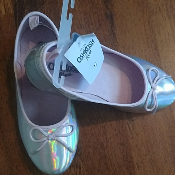 Size 12 NWT girls shoes - Picture 1 of 4