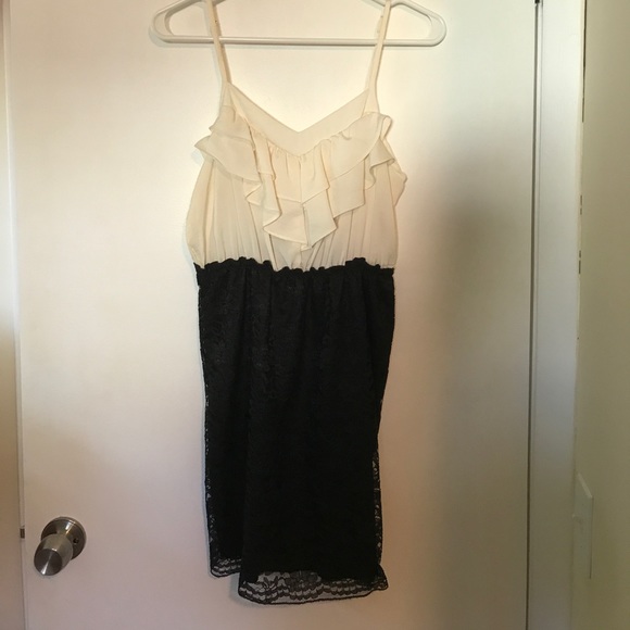 Cream and black lace dress - Picture 1 of 2