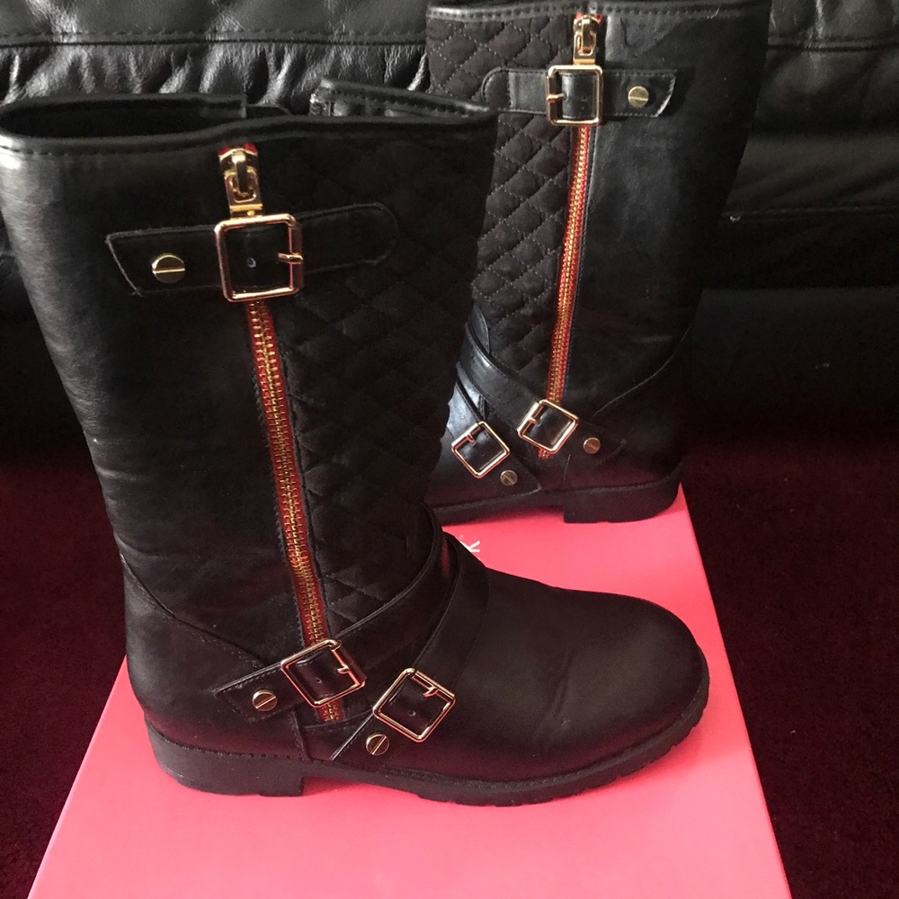 Isaac Mozarabic Black Boots