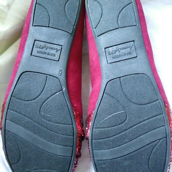 Flats - Picture 2 of 2