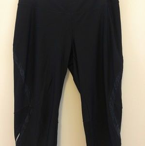 Gym leggings, capri length