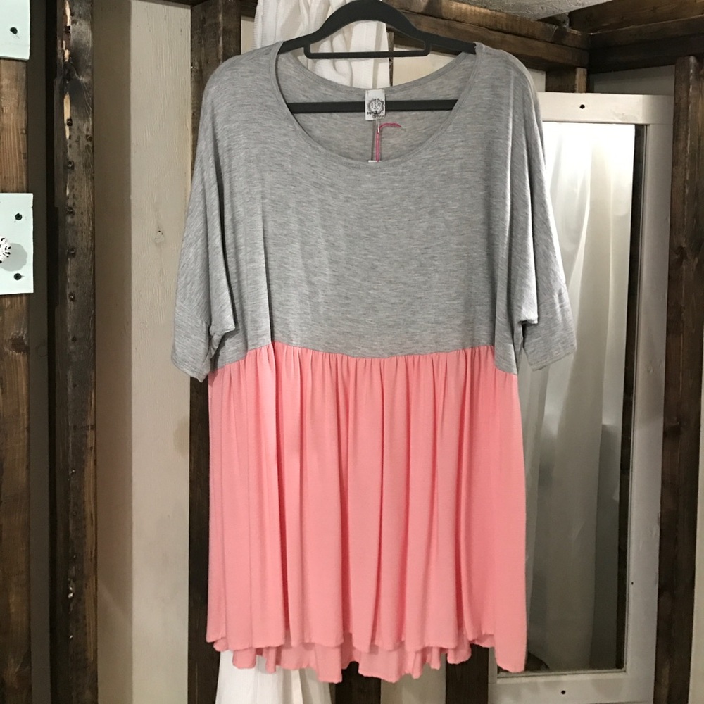 Grey and pink top