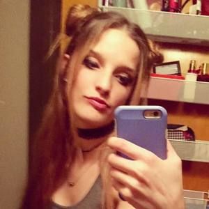 Meet your Posher, Casey