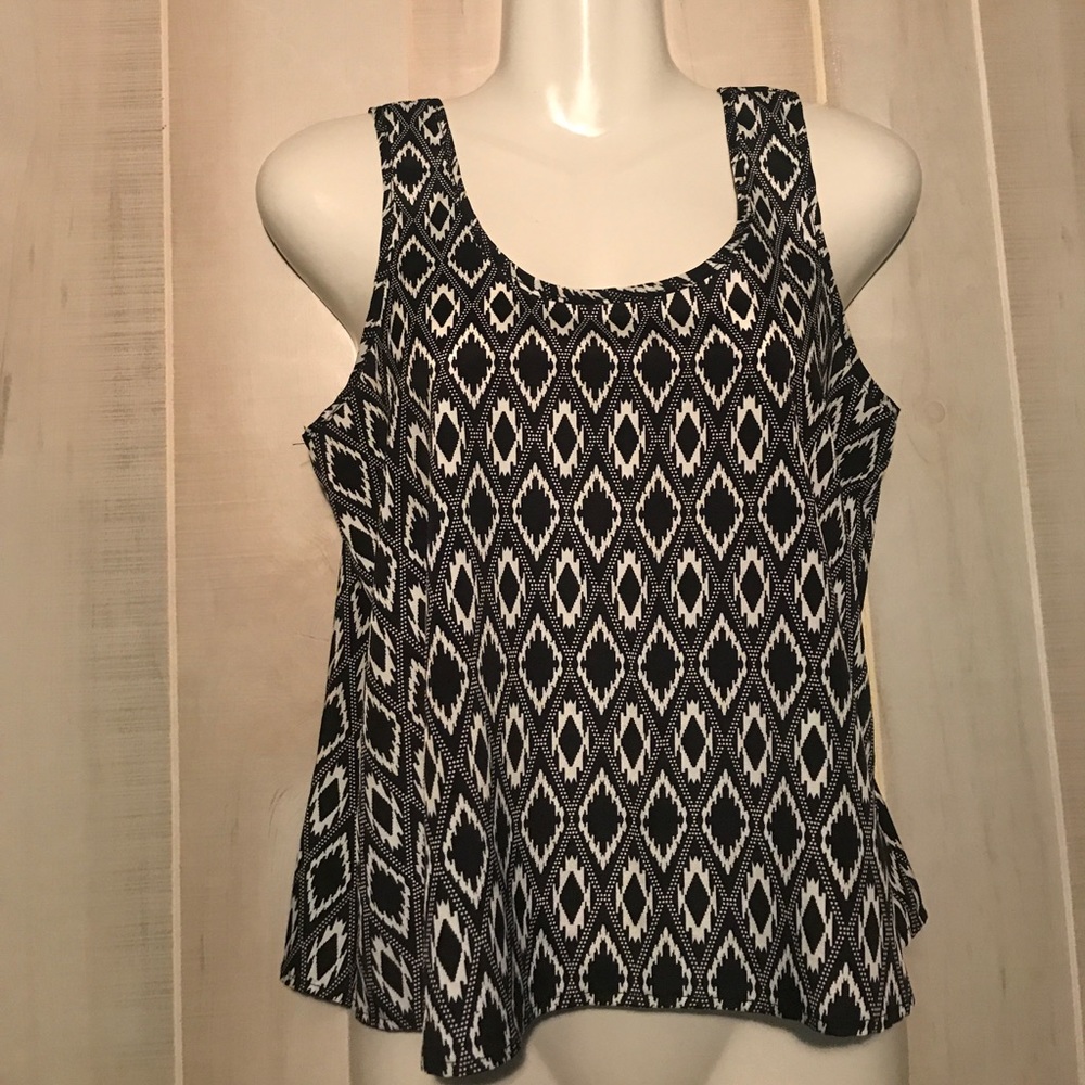 NWOT black & white dressy tank top XS