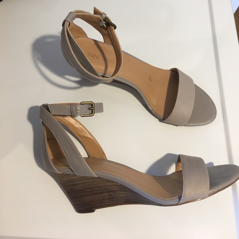Nine West Grey Leather Wedges
