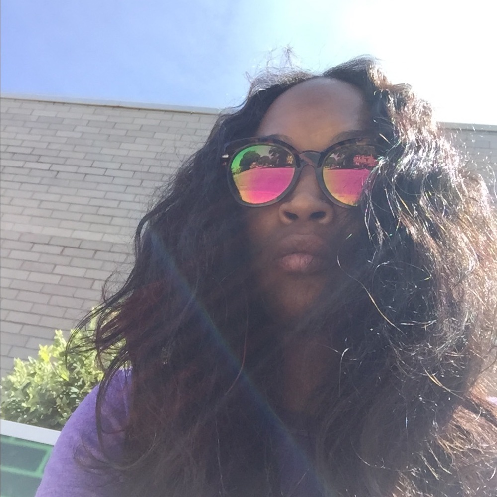 Meet your Posher, Tiara