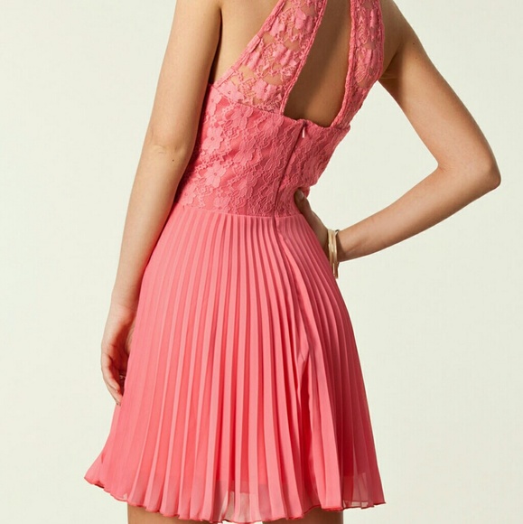 Pink Pleated Chiffon Evening Dress - Picture 5 of 5