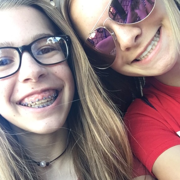 Meet your Posher, Aly - Picture 1 of 1