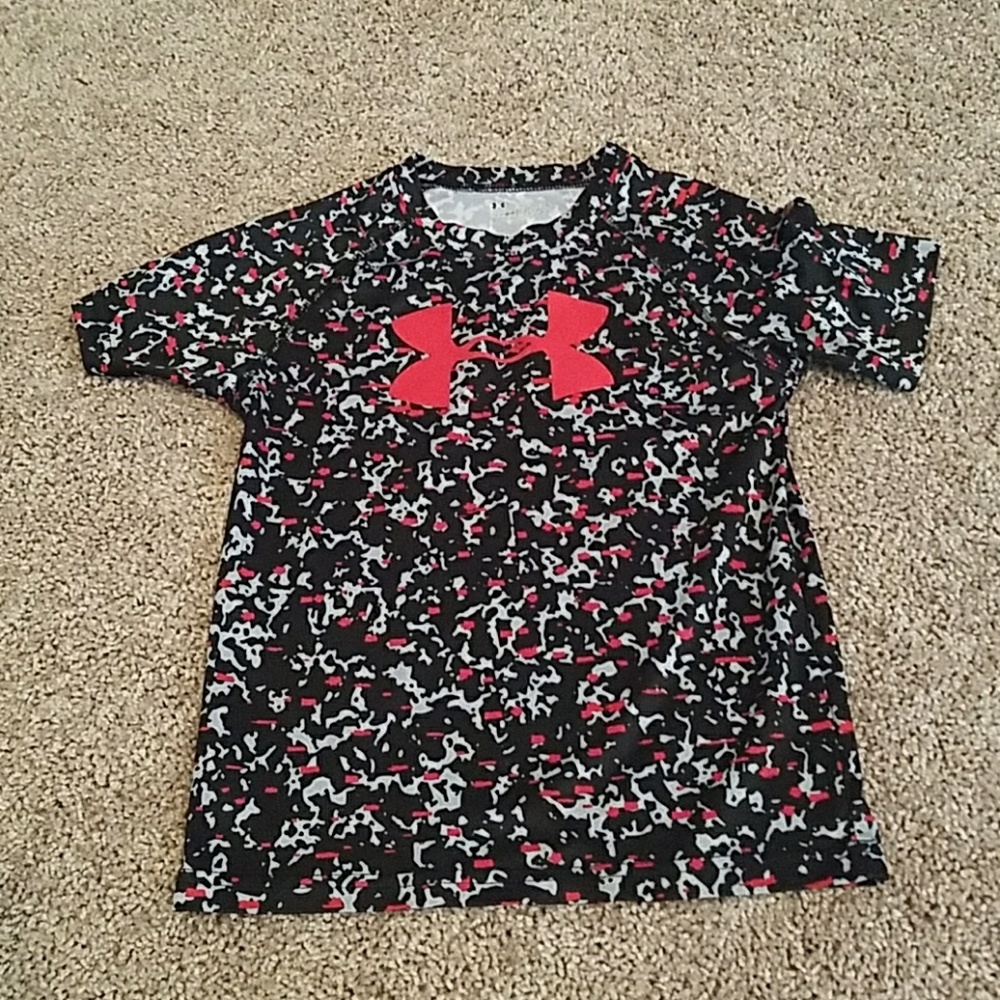 Boys size 6 underarmour shirt