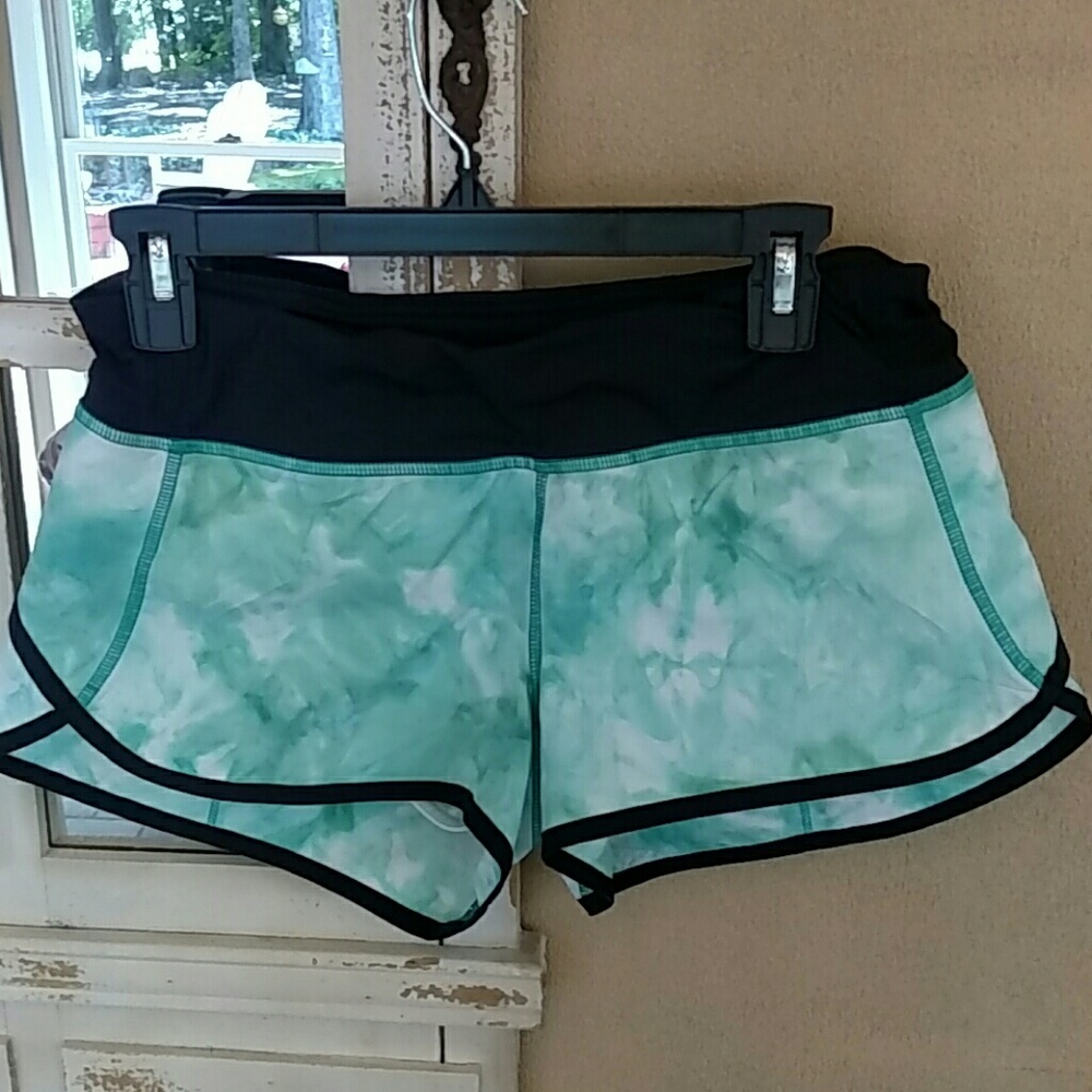 Lululemon women speed shorts