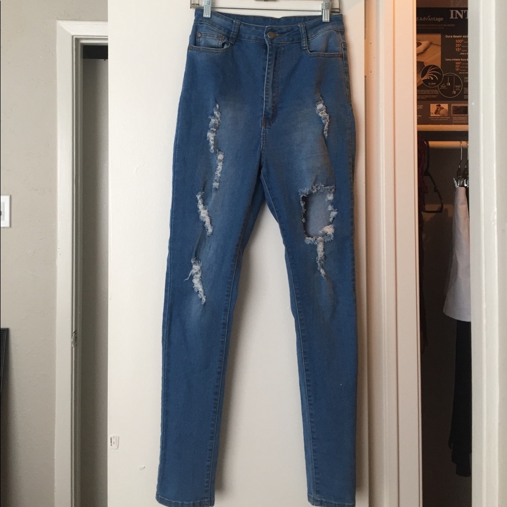 FASHION NOVA ! ✨ High waist destroyed jeans 👖