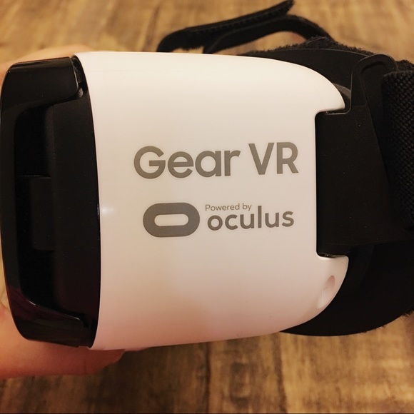 Samsung Virtual Reality Headset Goggles - Picture 3 of 5