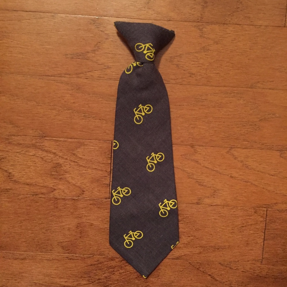 Gap yellow bicycle tie for little boys