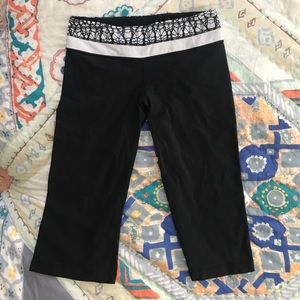 black lululemon crops