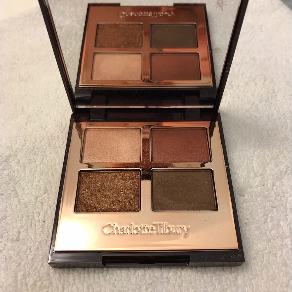 Charlotte Tilbury Dolce Vita Palette swatched only