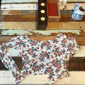 Brandy Melville floral long sleeved crop top