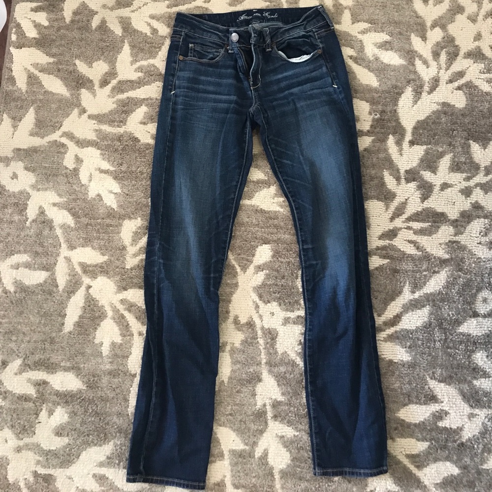 American eagle dark wash jean