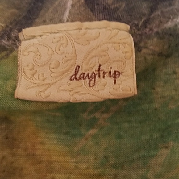 Green studded top - Picture 2 of 4