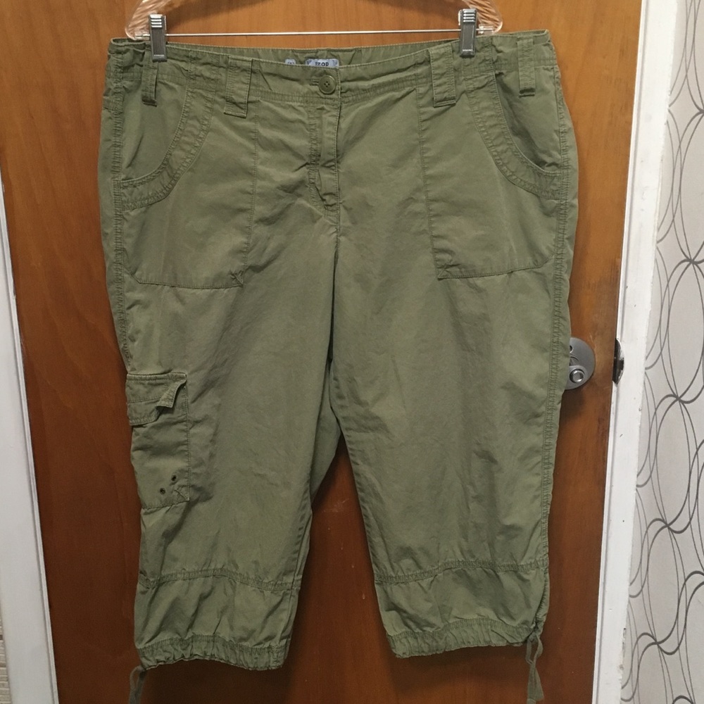 Izod Capris