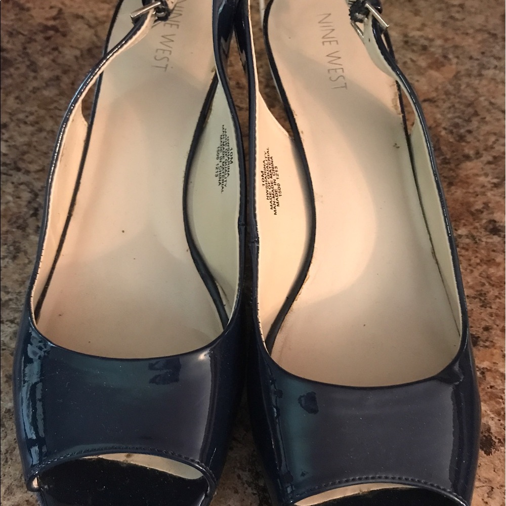 Women's peep toe pumps