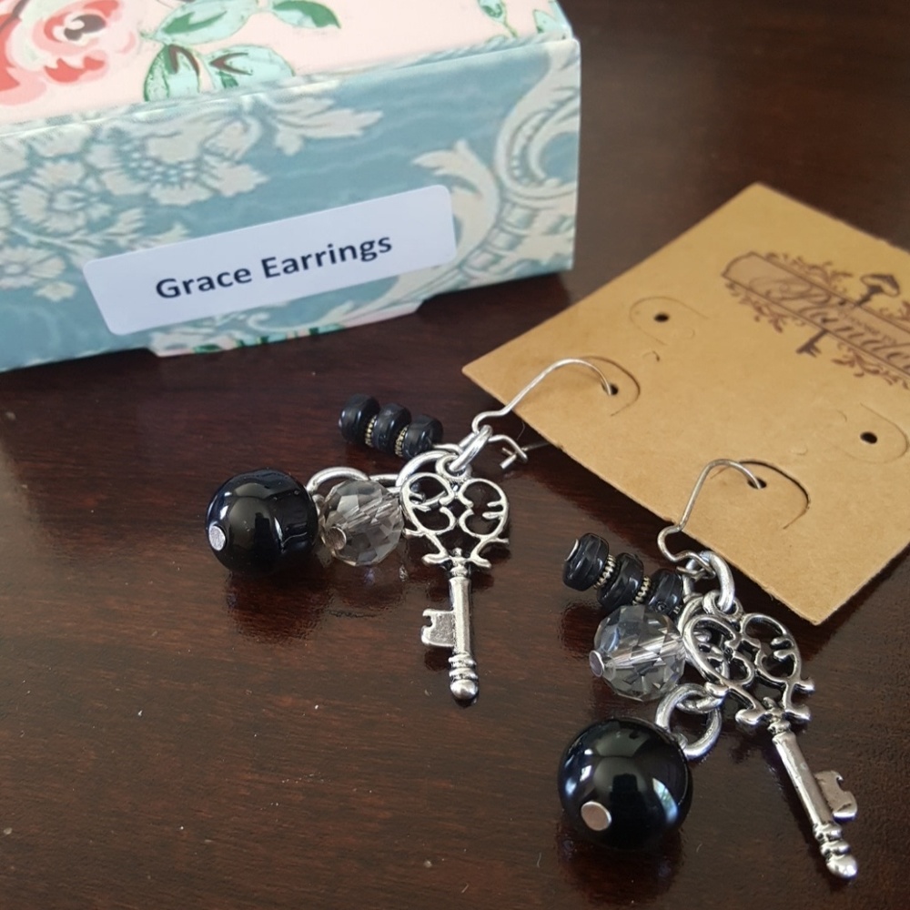 Plunder Design Vintage Jewelry Grace Earrings