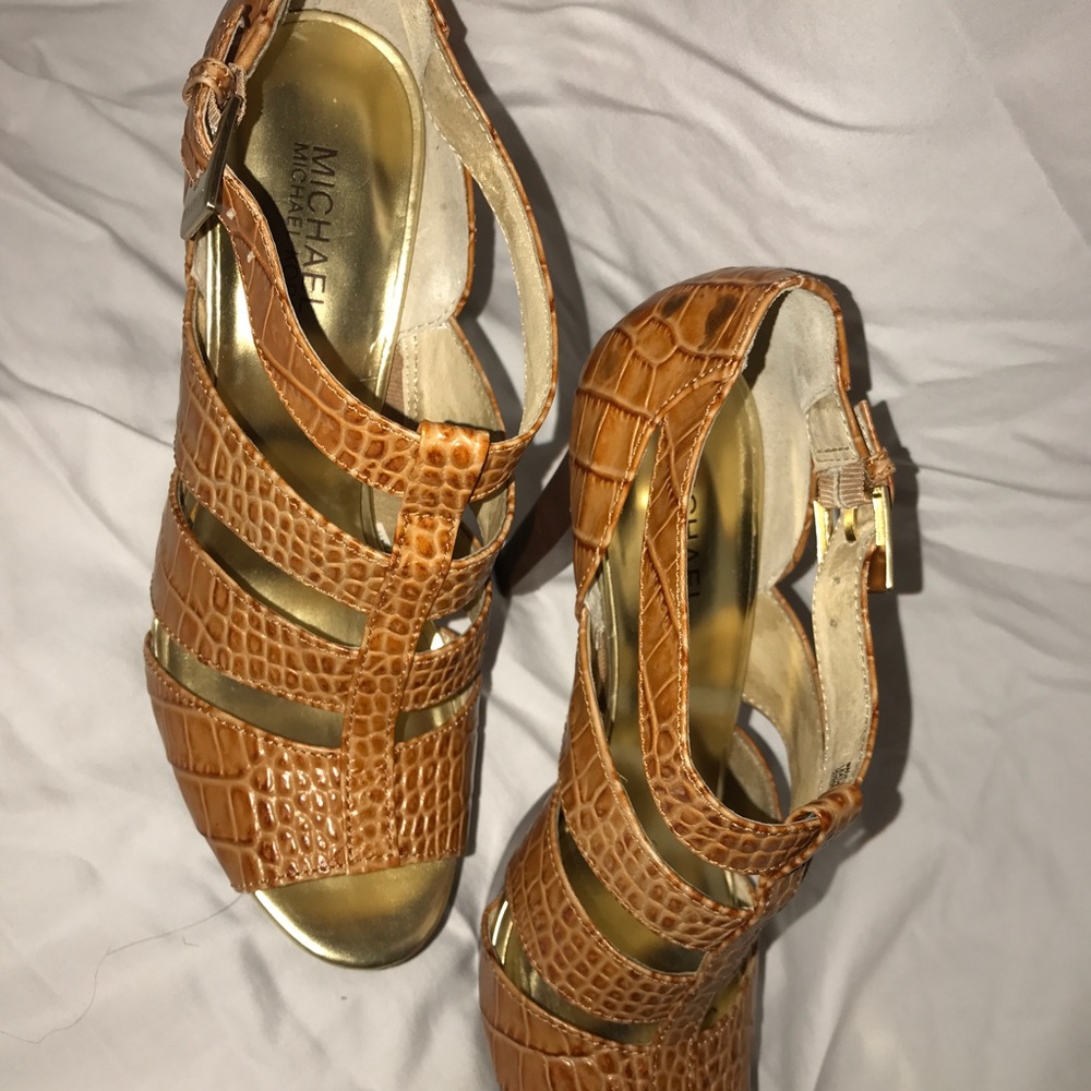 Micheal kors heel