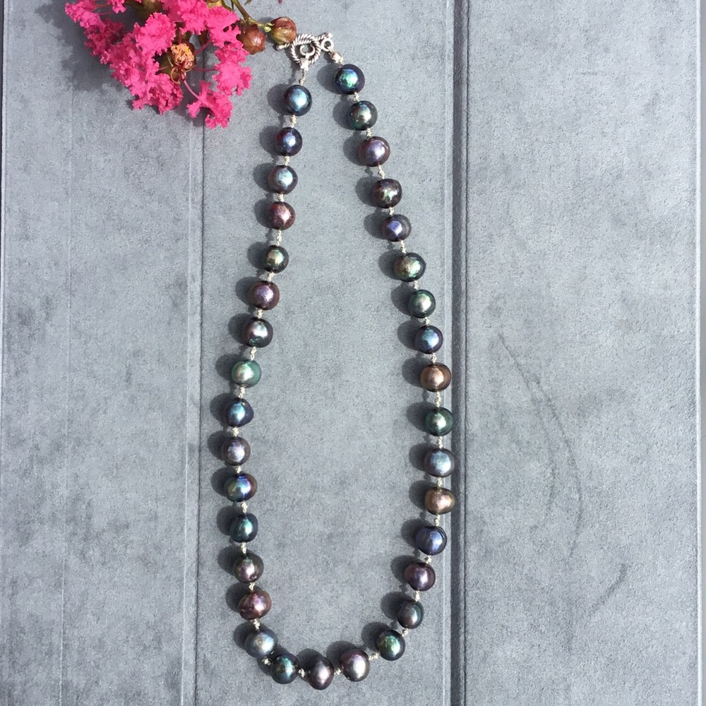 Mesmerizing Peacock freshwater pearl necklace