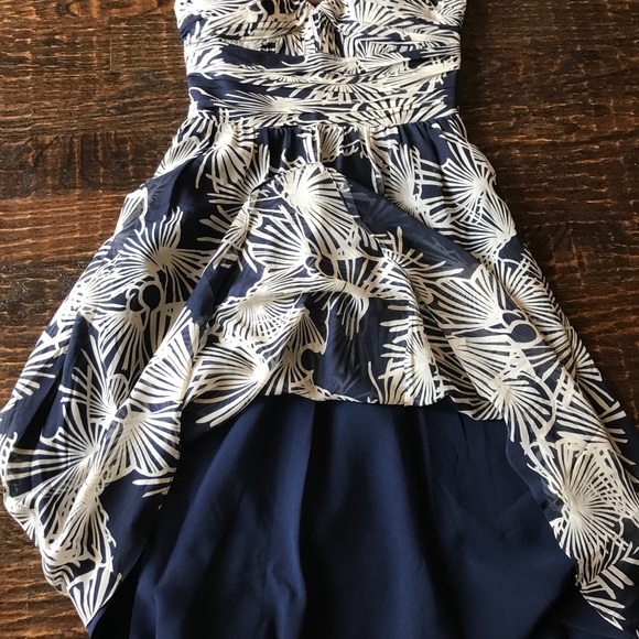 BCBG mini dress size 2 - Picture 3 of 4