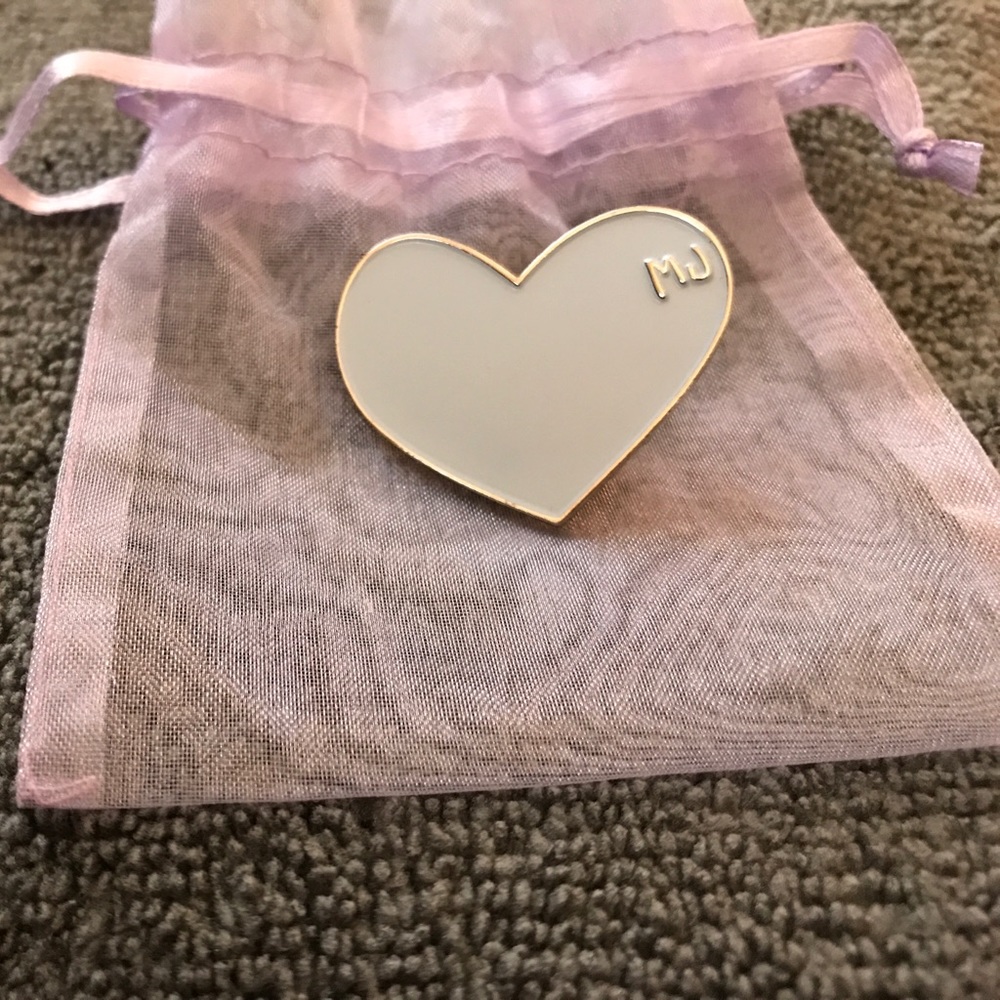 🍭$ Marc Jacobs, ☝️OWNER baby-blue, heart pin ❤️