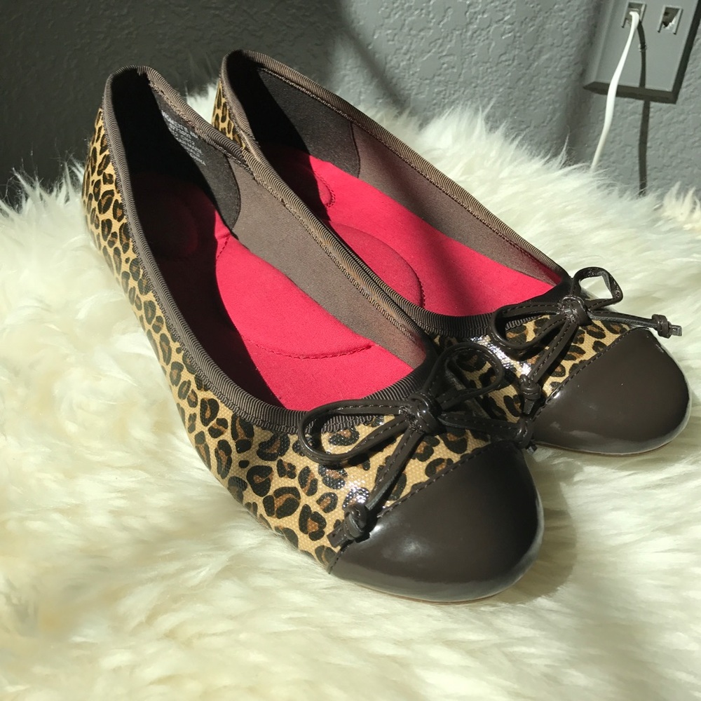 NWOT Sperry Patent Leopard Flats