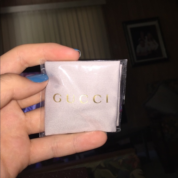 Gucci sunglass case - Picture 3 of 3