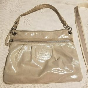Coach Poppy - 17048 - discontinued hobo