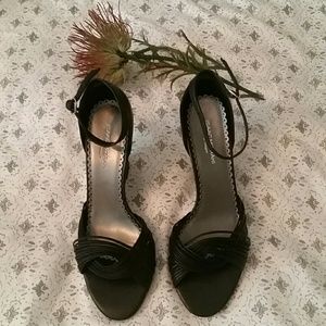 Issac Mizrahi wedge heels