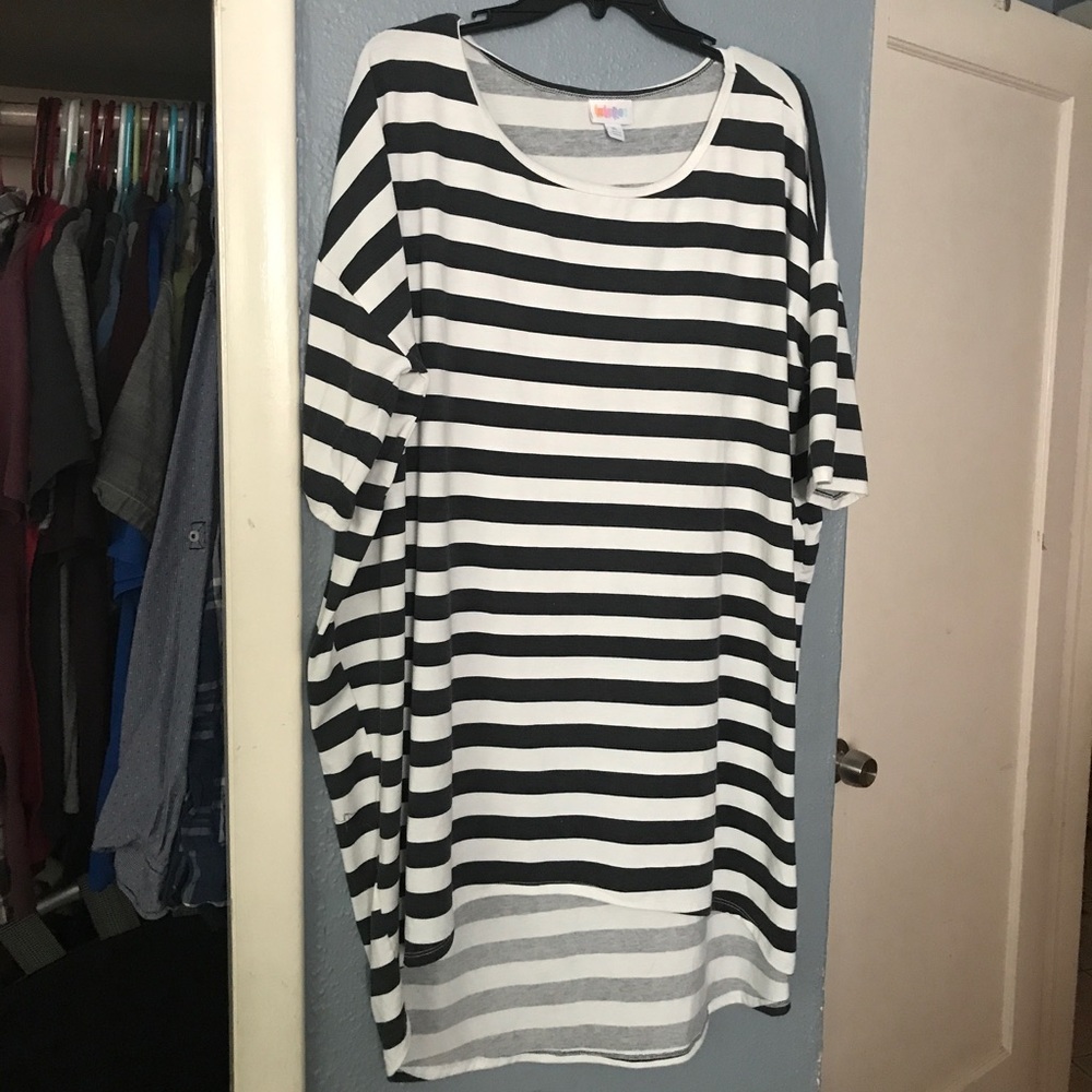 Lularoe LLR XL white and black stripe Irma NWOT