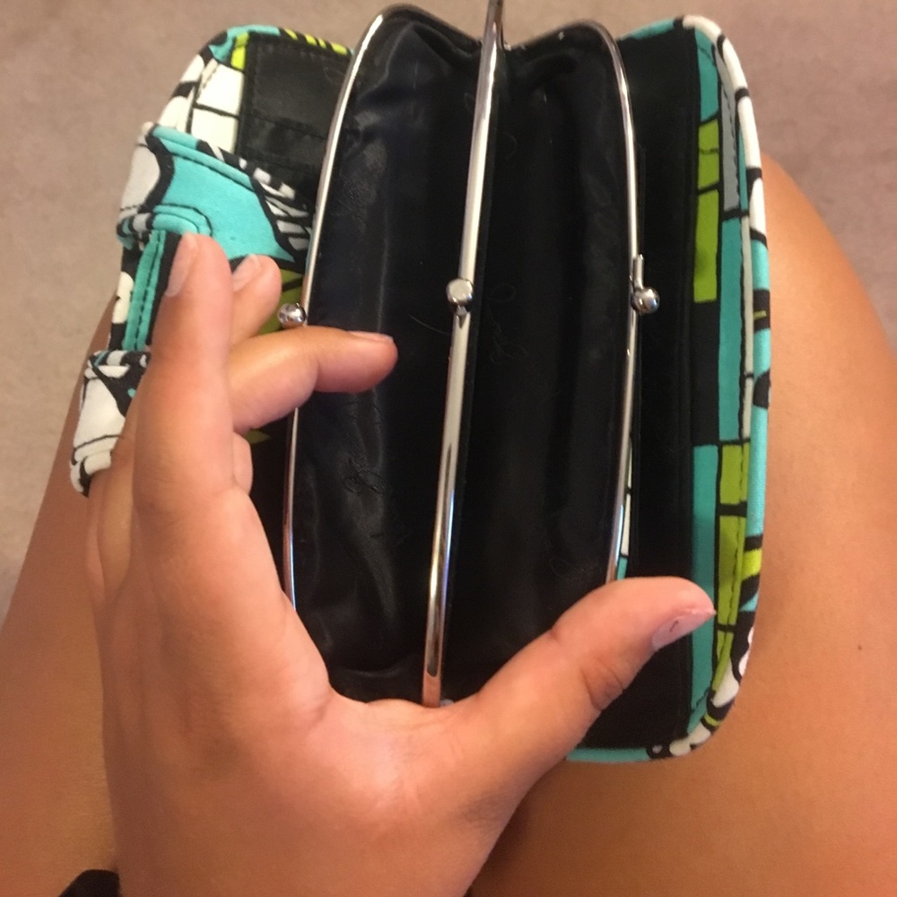 Vera Bradley cinched over the shoulder bag! - Picture 8 of 8