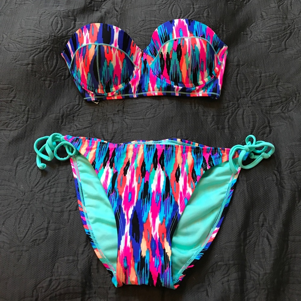 🔴 NWOT Bandeau Top Bikini