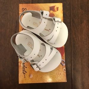 Gently used-good condition Sea Wee sandal.