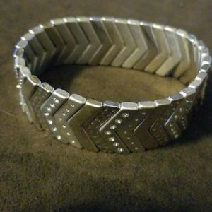 Zigzag by Premier LIKE NEW!!