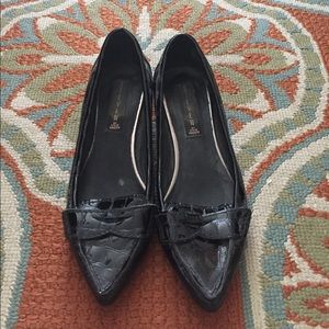 Black pointy toe shoe