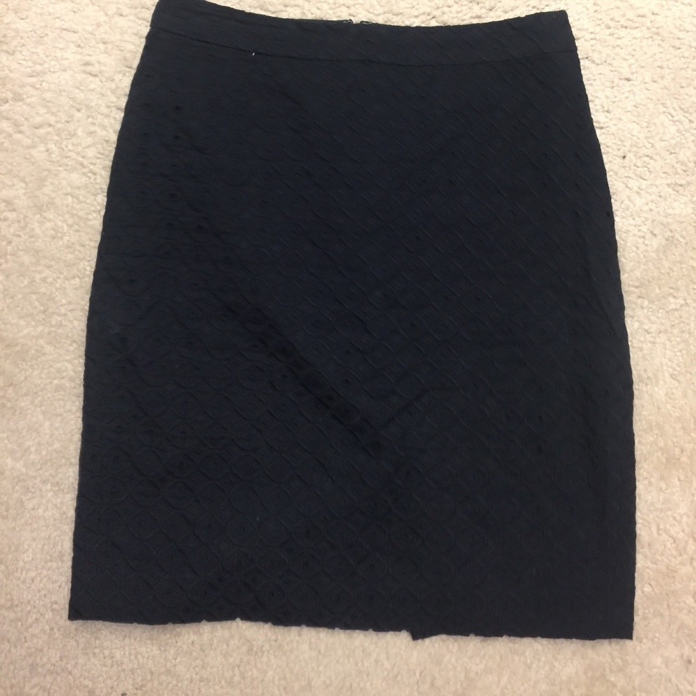 Black loft skirt