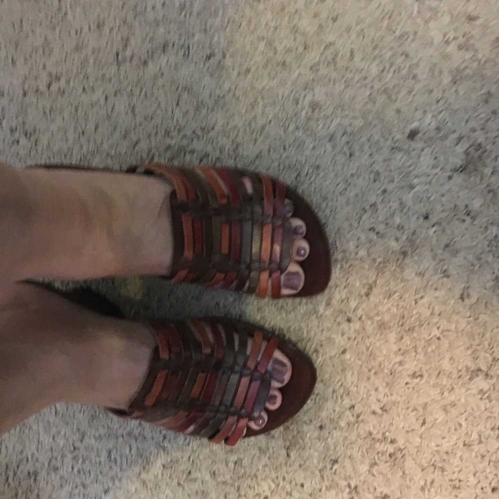 Size 8 comfortable wedge.