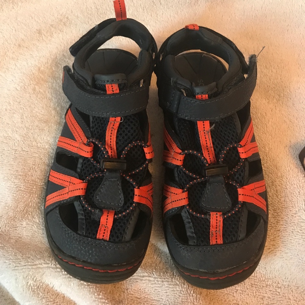 Boys sandals.