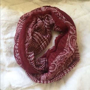 Maroon infinity scarf