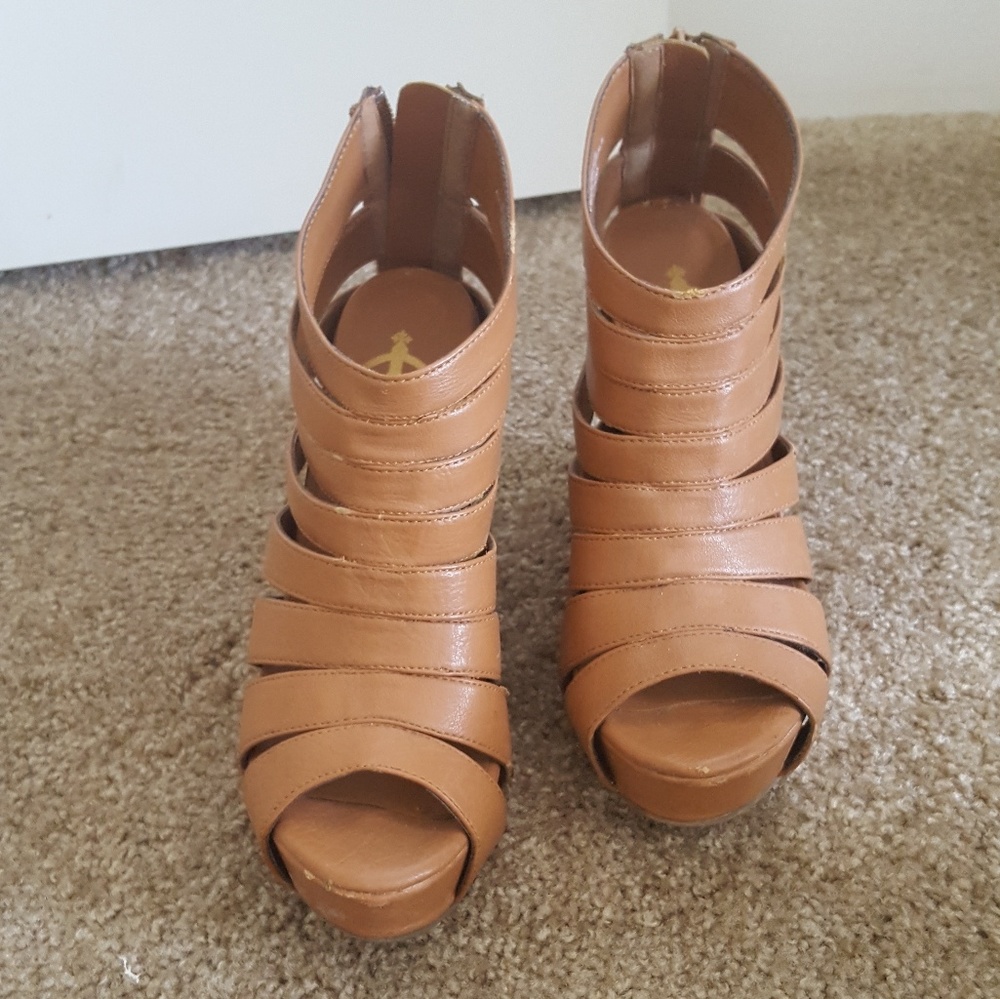 Crown Vintage Wedges