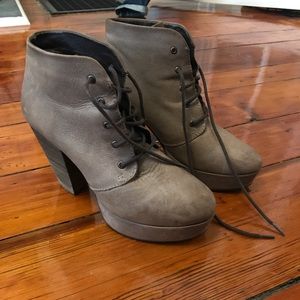 Steve Madden 'Raspy' heel in taupe