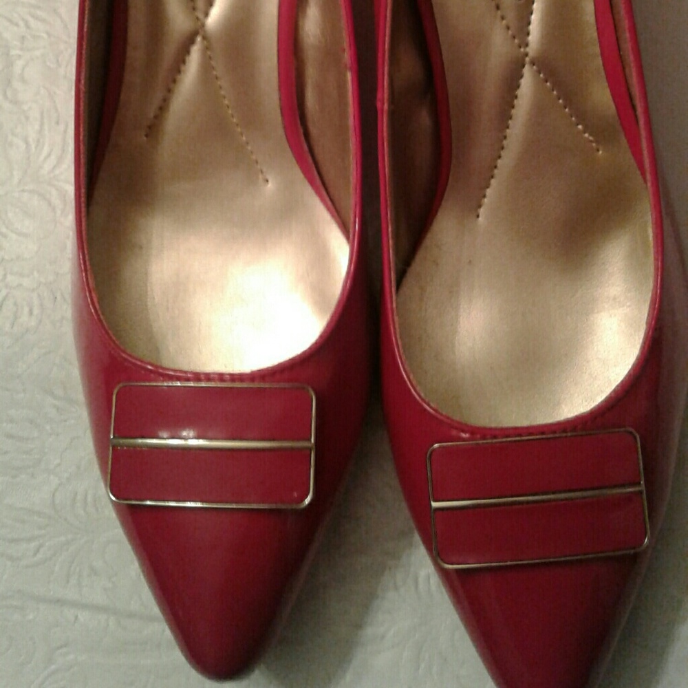 Andrew Geller red patent pumps NWOT on sale!!