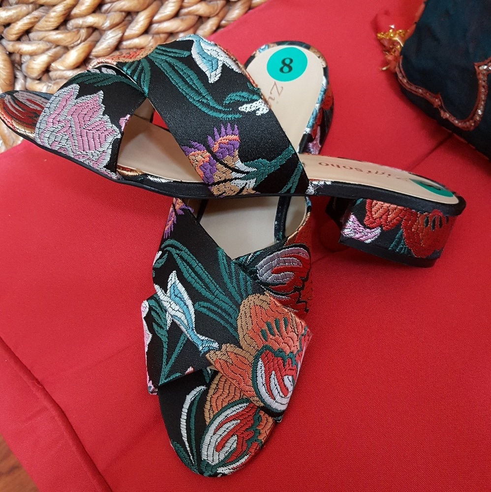 ZIGI SOHO Tapestry Etta Sandal