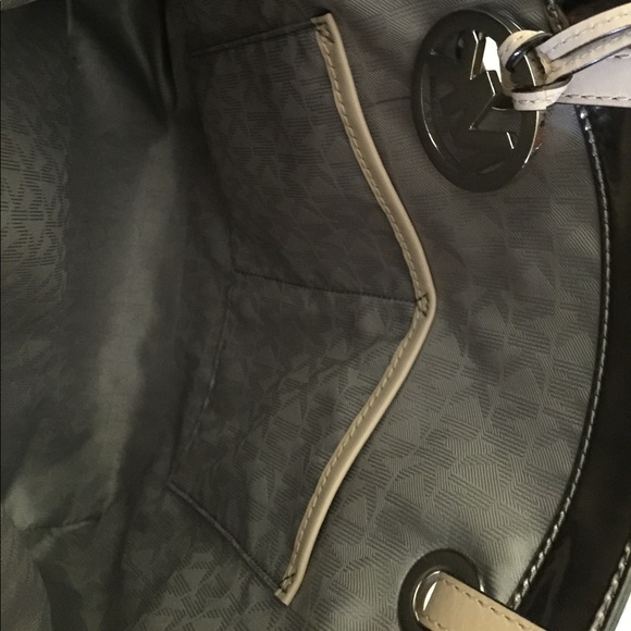 MICHAEL KORS - JET SET - Picture 4 of 7