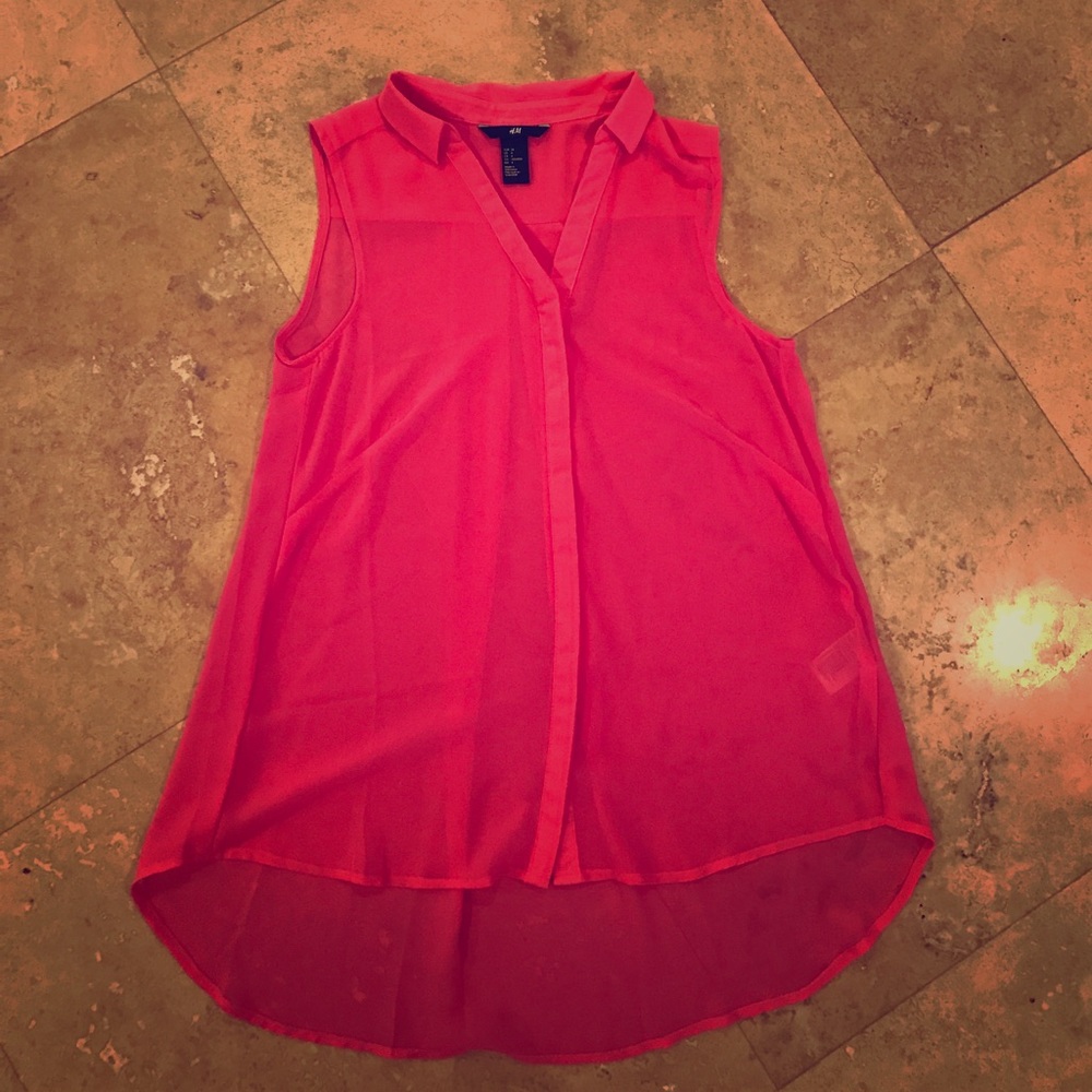 HM buttoned sleeveless blouse