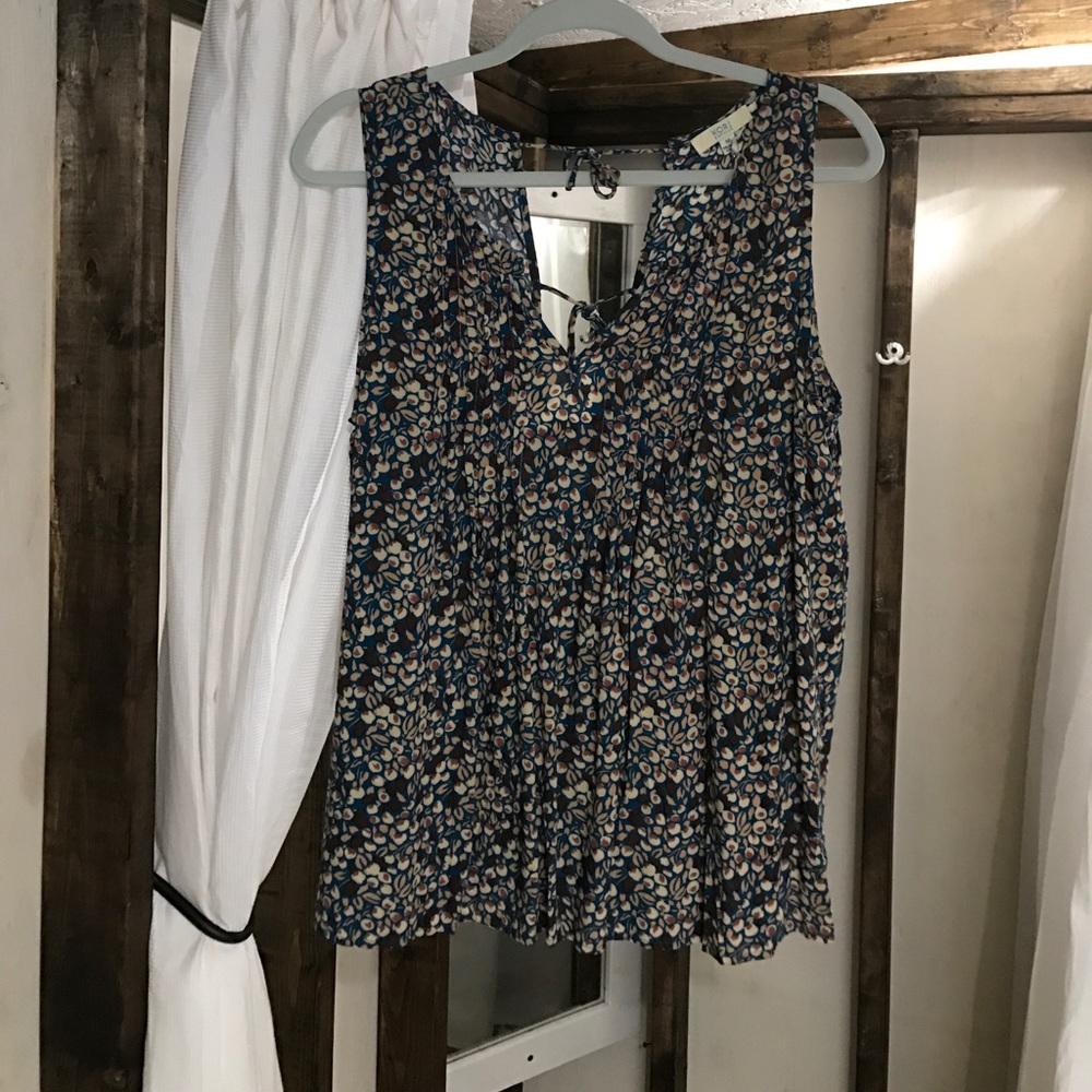 Floral top